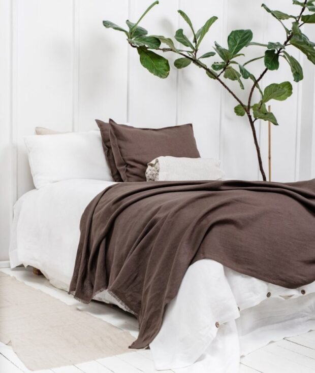 Linen Brown Throw